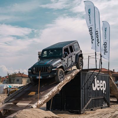 Radio Deejay Xmasters: emozioni off road con la Jeep 4xe